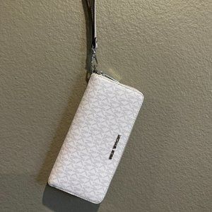 Michael Kors Jet Set Travel Continental Zip Around Leather Wallet Wristlet